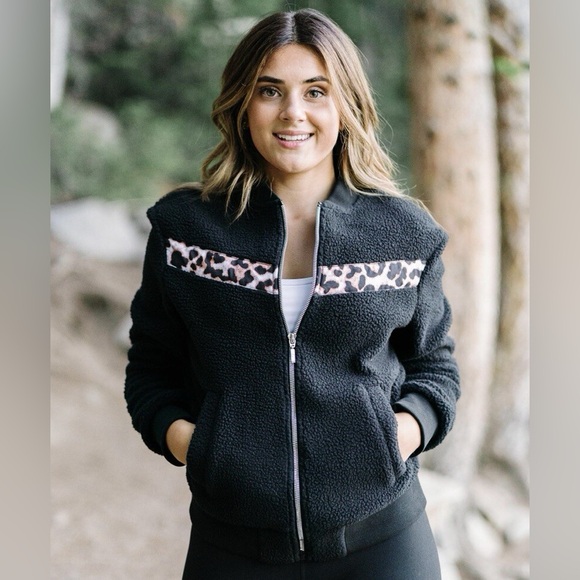 ZYIA Jackets & Blazers - Zyia Black Leopard Flying V Fleece Jacket Size XL NWT